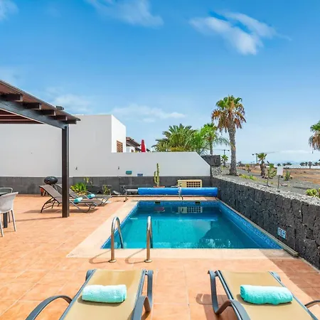 Casa Maderita By
